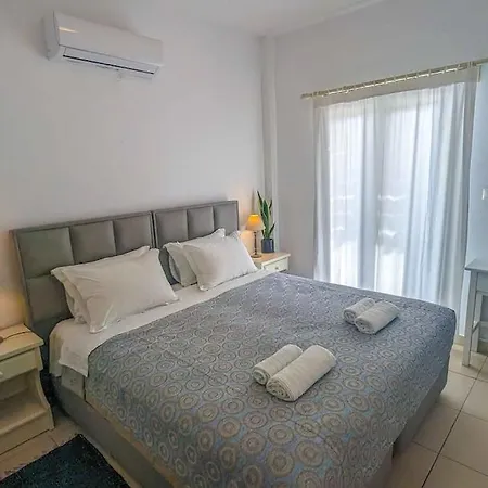 Asterias * Parikia (Paros)